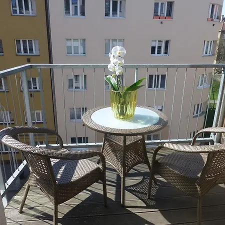 Apartments Palmovka Prague Exterior photo
