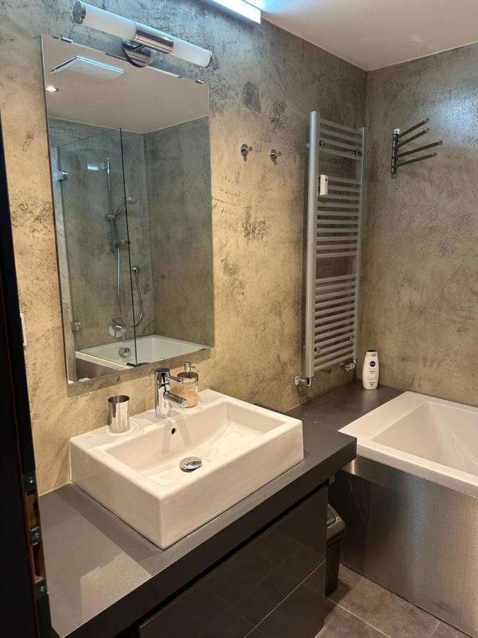 Апартаменты Apartments Palmovka